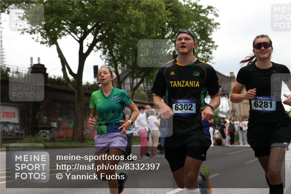 29.06.2025 - hella hamburg halbmarathon Yannick Fuchs http://msf.ph/oto/8332397 29.06.2025 10:51:46 20KM 1611, 2025, 2236, 2606, 2759, 2806, 2883, 2907, 3093, 3141, 3575, 4426, 4467, 4579, 4632, 4833, 5391, 6281, 6302, 6531, 6595, 7138, 7833, 9450, 9485, 10599, 11645, 13465, 14571, 15217, 15229, 16517, 17415, 17455, 17543, 18068, 18501, 18508, 18587, 18762, 18891 meine-sportfotos.de