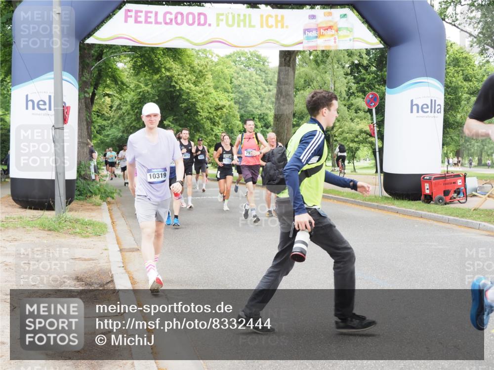 29.06.2025 - hella hamburg halbmarathon MichiJ http://msf.ph/oto/8332444 29.06.2025 10:38:22 Zwischen KM18-KM19 2718, 3654, 5894, 7932, 8117, 8261, 8313, 9869, 10319, 10868, 11733, 13015, 13701, 14562, 15395, 17179, 18811, 19040, 19053 meine-sportfotos.de