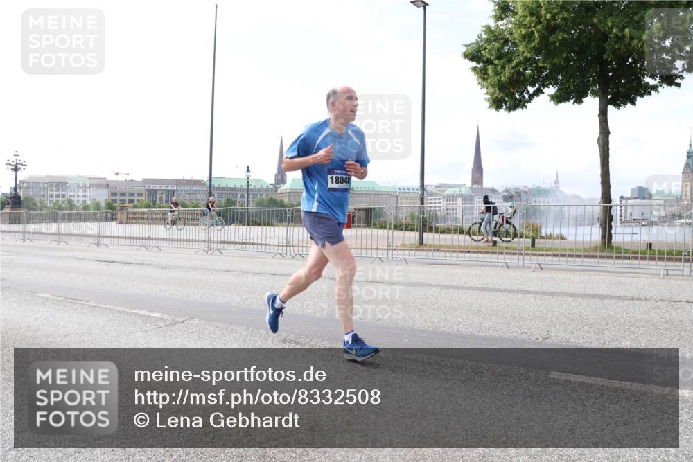 29.06.2025 - hella hamburg halbmarathon Lena Gebhardt http://msf.ph/oto/8332508 29.06.2025 10:13:11 Lombardsbrücke 18048, 1007, 1020, 1051, 1747, 1851, 1859, 1939, 2531, 2891, 2942, 2961, 3218, 3360, 3728, 3729, 4187, 4532, 6207, 6489, 7346, 7460, 7873, 7907, 8398, 8405, 8913, 8917, 9141, 9527, 9612, 10067, 10402, 11025, 11720, 12492, 13331, 14404, 15012, 15531, 15922, 16030, 16255, 16323, 16437, 17061, 17474, 17699, 17988, 17994, 18048, 18222, 18320, 18530, 18732 meine-sportfotos.de