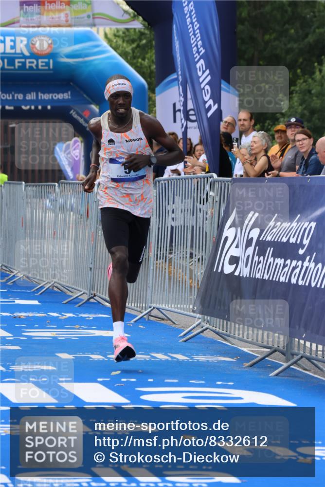 29.06.2025 - hella hamburg halbmarathon Strokosch-Dieckow http://msf.ph/oto/8332612 29.06.2025 10:01:07 Ziel 5 meine-sportfotos.de