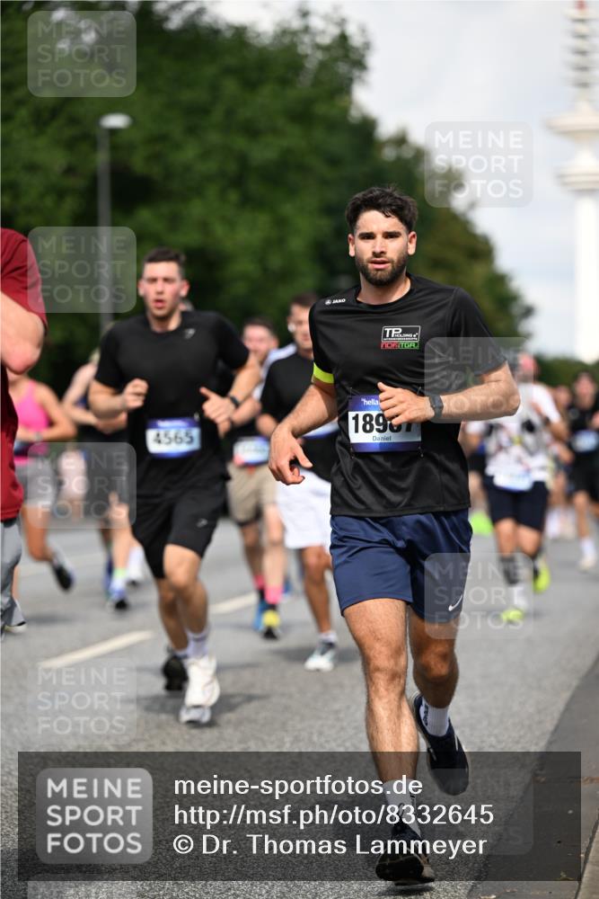 29.06.2025 - hella hamburg halbmarathon Dr. Thomas Lammeyer http://msf.ph/oto/8332645 29.06.2025 09:55:52 Kennedybrücke 1057, 1139, 1169, 1569, 1604, 1763, 3305, 3618, 4565, 4871, 4915, 5007, 5011, 5047, 5231, 5336, 5690, 6373, 6700, 6711, 7185, 7710, 8564, 8852, 9444, 9547, 10493, 10691, 11062 meine-sportfotos.de