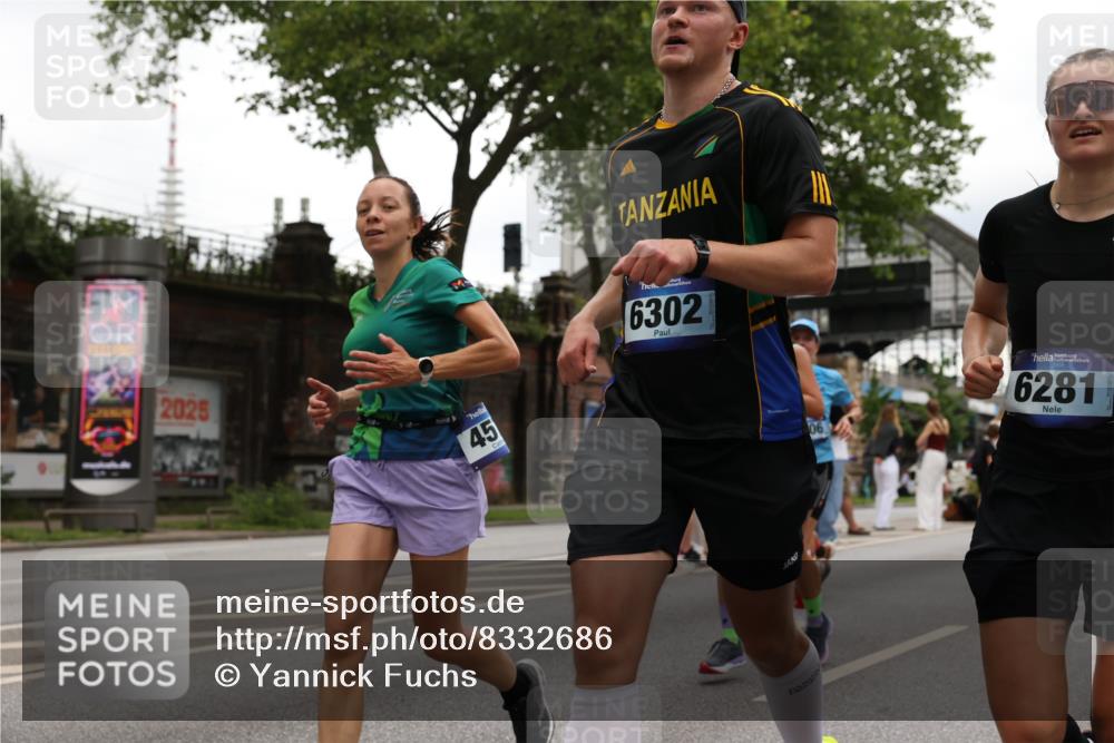 29.06.2025 - hella hamburg halbmarathon Yannick Fuchs http://msf.ph/oto/8332686 29.06.2025 10:51:47 20KM 1611, 2025, 2236, 2606, 2759, 2806, 2883, 2907, 3093, 3141, 3575, 4426, 4467, 4579, 4632, 4833, 5391, 6104, 6281, 6302, 6531, 6595, 7138, 7833, 9450, 9485, 10599, 11645, 13465, 14571, 15217, 15229, 16517, 17405, 17415, 17455, 17543, 18068, 18501, 18508, 18587, 18762, 18891 meine-sportfotos.de