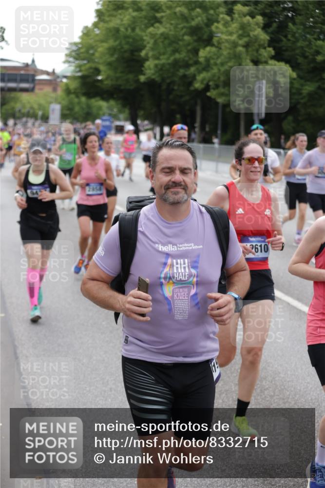 29.06.2025 - hella hamburg halbmarathon Jannik Wohlers http://msf.ph/oto/8332715 29.06.2025 10:40:27 Lombardsbrücke 1075, 1323, 2042, 2173, 2206, 2299, 2858, 3121, 3306, 3432, 3694, 4044, 4234, 4530, 4612, 4774, 4775, 4972, 5753, 6098, 6163, 6289, 6842, 7293, 8053, 8054, 8429, 8430, 9009, 9237, 9437, 9946, 10166, 10940, 11053, 11686, 12191, 12610, 12692, 12699, 13773, 14553, 15154, 15905, 16028, 16297, 16449, 16450, 17233, 17234, 17267, 17879, 19087 meine-sportfotos.de