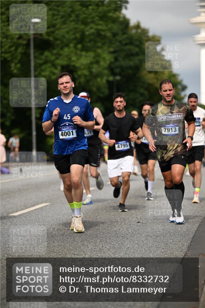 29.06.2025 - hella hamburg halbmarathon Dr. Thomas Lammeyer http://msf.ph/oto/8332732 29.06.2025 10:17:45 Kennedybrücke 1194, 1747, 1939, 2055, 2359, 2721, 2891, 2904, 4001, 4032, 4795, 4962, 5631, 5719, 6207, 7460, 7462, 7913, 8673, 9141, 9612, 9631, 9886, 10442, 10443 meine-sportfotos.de