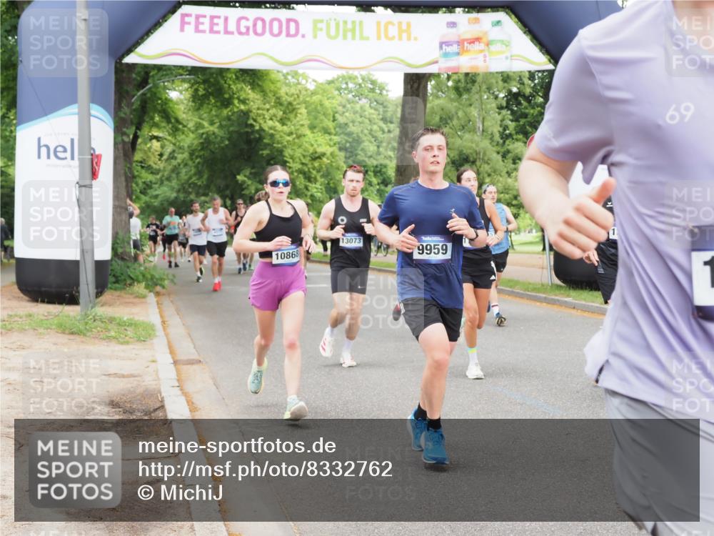 29.06.2025 - hella hamburg halbmarathon MichiJ http://msf.ph/oto/8332762 29.06.2025 10:38:24 Zwischen KM18-KM19 2718, 3654, 5894, 7930, 7932, 8261, 8313, 9959, 10319, 10868, 11733, 13015, 14562, 15395, 15720, 15899, 18811 meine-sportfotos.de
