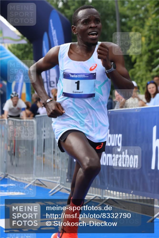29.06.2025 - hella hamburg halbmarathon Strokosch-Dieckow http://msf.ph/oto/8332790 29.06.2025 10:01:01 Ziel 1, 5 meine-sportfotos.de