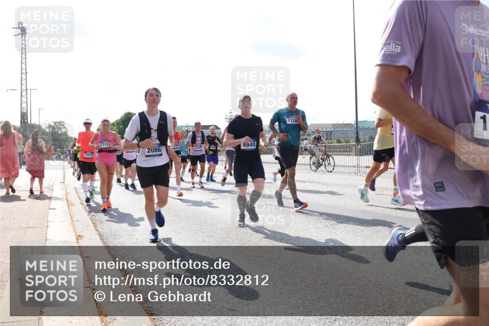 29.06.2025 - hella hamburg halbmarathon Lena Gebhardt http://msf.ph/oto/8332812 29.06.2025 10:00:28 Lombardsbrücke 12512, 171, 15649, 2086, 220, 248, 10797, 4940, 1132, 1, 1006, 1019, 1125, 1180, 1239, 1264, 1526, 1544, 1568, 1583, 1611, 1681, 2027, 2086, 2099, 2159, 2236, 2346, 2426, 2447, 2474, 2582, 2584, 2606, 2652, 2677, 2730, 2982, 3042, 3177, 3181, 3319, 3400, 3794, 3861, 3898, 4013, 4231, 4419, 4579, 4594, 4632, 4767, 4796, 4813, 4940, 4945, 5272, 5341, 5643, 5728, 6082, 6084, 6104, 6138, 6220, 6260, 6443, 6462, 6470, 6581, 9553, 9555, 9577, 10599 meine-sportfotos.de