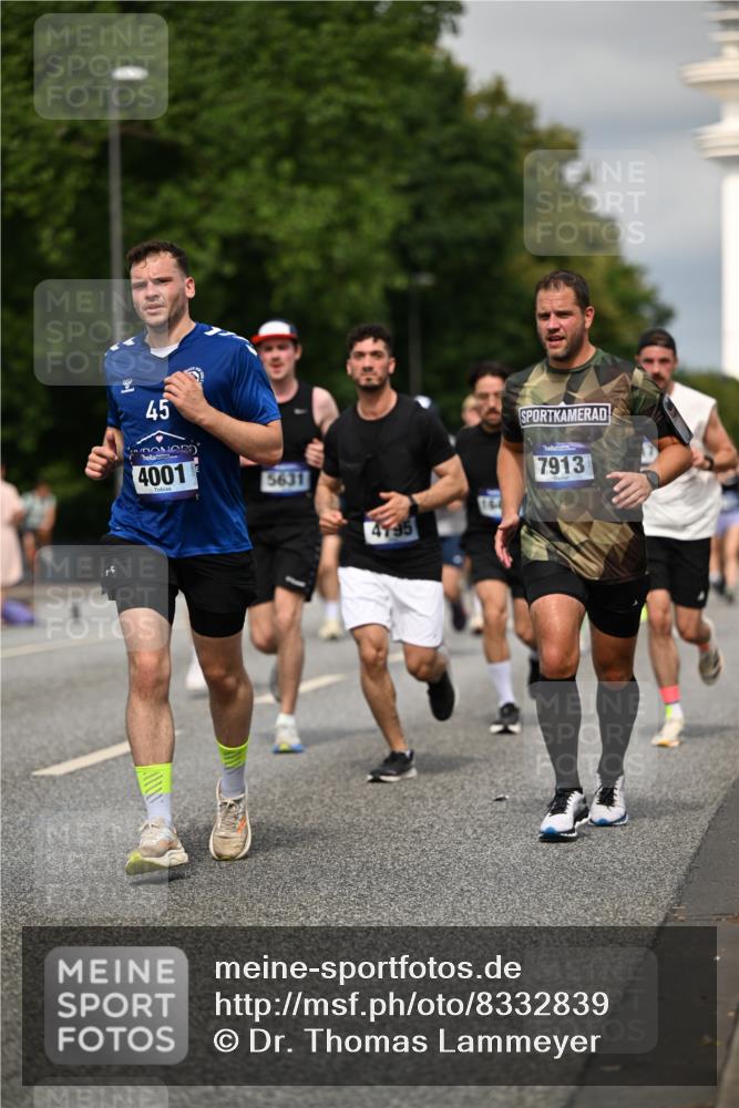 29.06.2025 - hella hamburg halbmarathon Dr. Thomas Lammeyer http://msf.ph/oto/8332839 29.06.2025 10:17:45 Kennedybrücke 1194, 1747, 1939, 2055, 2359, 2721, 2891, 2904, 4001, 4032, 4795, 4962, 5631, 5719, 6207, 7460, 7462, 7913, 8673, 9141, 9612, 9631, 9886, 10442, 10443 meine-sportfotos.de