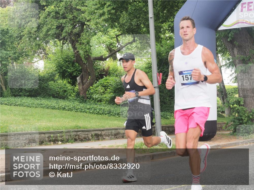 29.06.2025 - hella hamburg halbmarathon KatJ http://msf.ph/oto/8332920 29.06.2025 10:17:32 Zwischen KM18-KM19 1577 meine-sportfotos.de