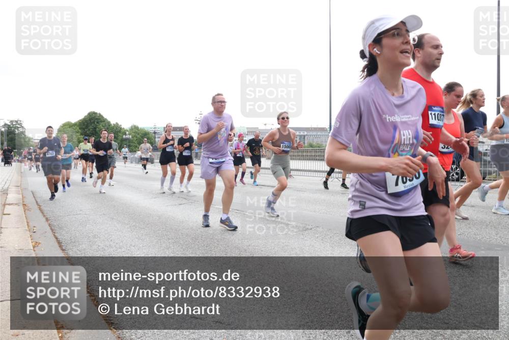 29.06.2025 - hella hamburg halbmarathon Lena Gebhardt http://msf.ph/oto/8332938 29.06.2025 10:37:59 Lombardsbrücke 11457, 15002, 11458, 11087, 7030, 1196, 1394, 1457, 1475, 1578, 1742, 1799, 1901, 1966, 1985, 2199, 2786, 2853, 3230, 3242, 3246, 3633, 3716, 3880, 4414, 4921, 5139, 5300, 5522, 5713, 5875, 6199, 6200, 6243, 6362, 6697, 6751, 6930, 6955, 7118, 7124, 7165, 7244, 7321, 7350, 7552, 7629, 7696, 7914, 8985, 9247, 9288, 9895, 10159, 10506, 10836, 11087, 11543, 12123, 12254, 12472, 12824, 16680, 17798 meine-sportfotos.de