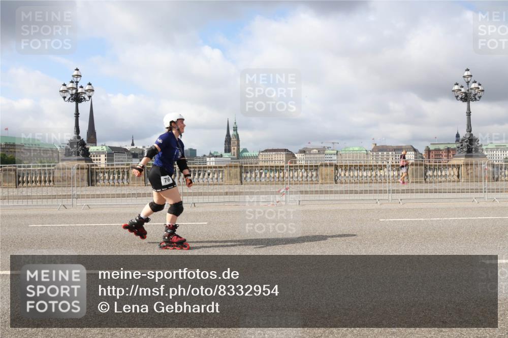 29.06.2025 - hella hamburg halbmarathon Lena Gebhardt http://msf.ph/oto/8332954 29.06.2025 09:08:41 Lombardsbrücke 76 meine-sportfotos.de