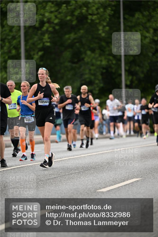 29.06.2025 - hella hamburg halbmarathon Dr. Thomas Lammeyer http://msf.ph/oto/8332986 29.06.2025 10:39:49 Kennedybrücke 2198, 2412, 2787, 2827, 3170, 3828, 3958, 4333, 4696, 4703, 4965, 5147, 6029, 6189, 6365, 6397, 6471, 6867, 8249, 8296, 8567, 9470, 9803, 9819, 10360, 10565, 10652, 11233, 11359 meine-sportfotos.de
