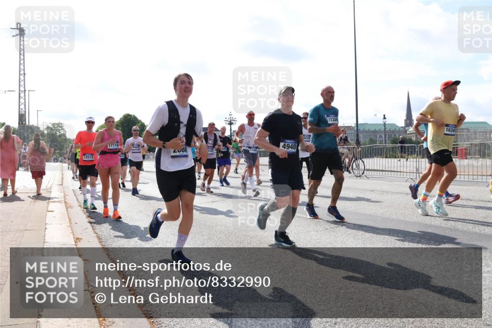 29.06.2025 - hella hamburg halbmarathon Lena Gebhardt http://msf.ph/oto/8332990 29.06.2025 10:00:28 Lombardsbrücke 12512, 5643, 9450, 2086, 669, 1149, 42, 4940, 1419, 11324, 16341, 1006, 1019, 1125, 1180, 1239, 1264, 1526, 1544, 1568, 1583, 1611, 1681, 2027, 2086, 2099, 2159, 2236, 2346, 2426, 2447, 2474, 2582, 2584, 2606, 2652, 2677, 2730, 2982, 3042, 3177, 3181, 3319, 3400, 3794, 3861, 3898, 4013, 4231, 4419, 4579, 4594, 4632, 4767, 4796, 4813, 4940, 4945, 5272, 5341, 5643, 5728, 6082, 6084, 6104, 6138, 6220, 6260, 6443, 6462, 6470, 6581, 9553, 9555, 9577, 10599 meine-sportfotos.de