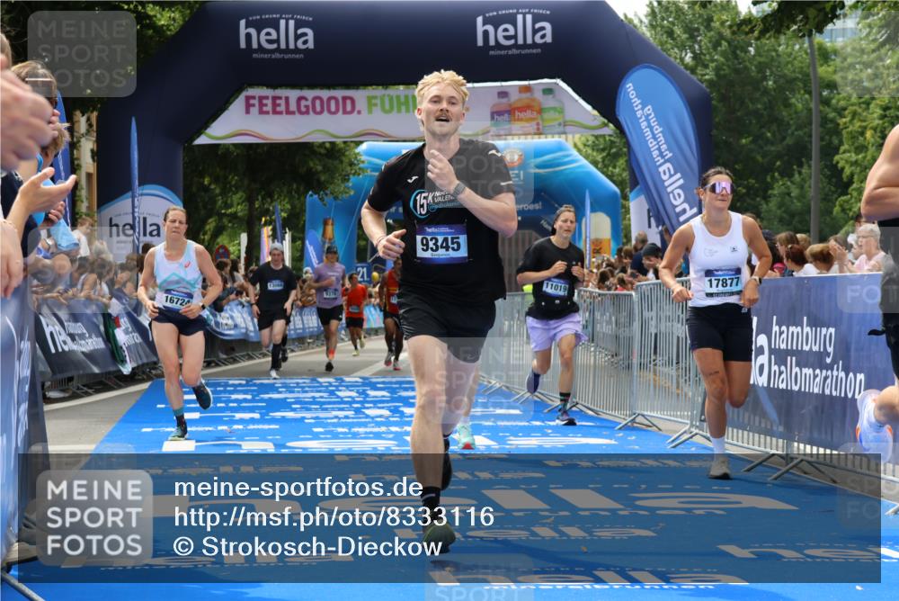 29.06.2025 - hella hamburg halbmarathon Strokosch-Dieckow http://msf.ph/oto/8333116 29.06.2025 10:34:02 Ziel 9345, 9376, 9519, 11019, 11202, 11227, 13066, 13493, 13494, 14448, 15268, 16724, 17751, 17877 meine-sportfotos.de