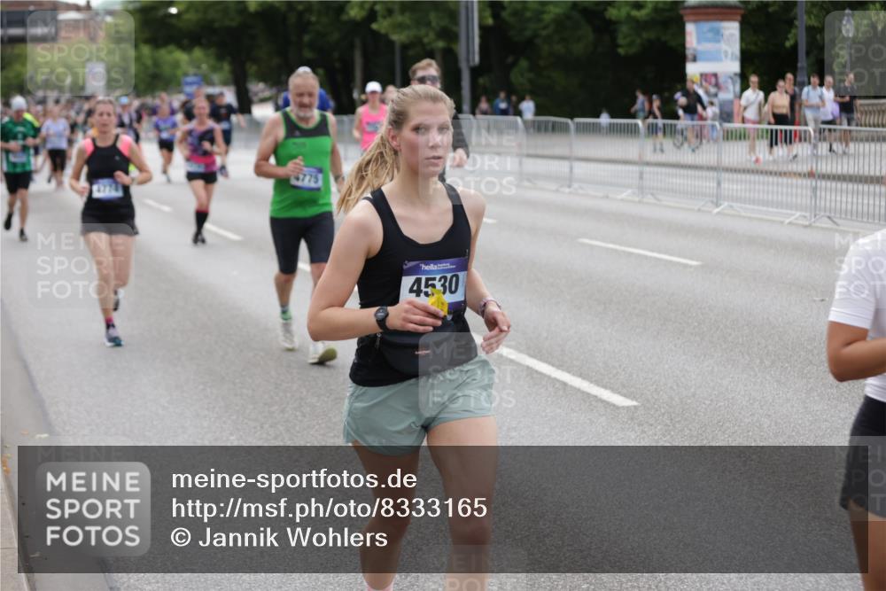 29.06.2025 - hella hamburg halbmarathon Jannik Wohlers http://msf.ph/oto/8333165 29.06.2025 10:40:31 Lombardsbrücke 1075, 1317, 1323, 2299, 2858, 3121, 3306, 3432, 3694, 4234, 4530, 4774, 4775, 4972, 5549, 5753, 6098, 6289, 6842, 7293, 7829, 8053, 8054, 8429, 8430, 9009, 9237, 9437, 9946, 10644, 10940, 11053, 11686, 11759, 12191, 12610, 12692, 12699, 13773, 14553, 14776, 16028, 16297, 16449, 16450, 16802, 17233, 17234, 17267, 17879, 18142, 19087 meine-sportfotos.de