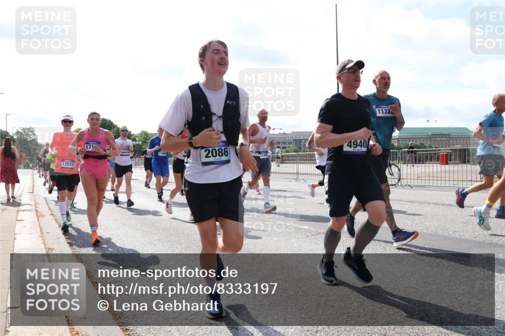29.06.2025 - hella hamburg halbmarathon Lena Gebhardt http://msf.ph/oto/8333197 29.06.2025 10:00:28 Lombardsbrücke 12512, 171, 2086, 4940, 1132, 1006, 1019, 1125, 1180, 1239, 1264, 1526, 1544, 1568, 1583, 1611, 1681, 2027, 2086, 2099, 2159, 2236, 2346, 2426, 2447, 2474, 2582, 2584, 2606, 2652, 2677, 2730, 2982, 3042, 3177, 3181, 3319, 3400, 3794, 3861, 3898, 4013, 4231, 4419, 4579, 4594, 4632, 4767, 4796, 4813, 4940, 4945, 5272, 5341, 5643, 5728, 6082, 6084, 6104, 6138, 6220, 6260, 6443, 6462, 6470, 6581, 9553, 9555, 9577, 10599 meine-sportfotos.de