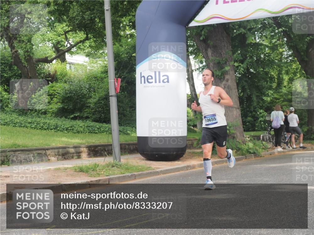 29.06.2025 - hella hamburg halbmarathon KatJ http://msf.ph/oto/8333207 29.06.2025 10:17:34 Zwischen KM18-KM19 1577 meine-sportfotos.de