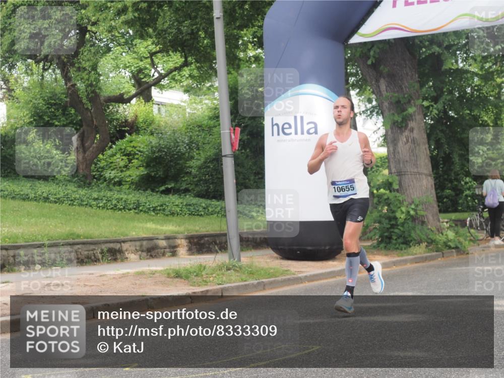 29.06.2025 - hella hamburg halbmarathon KatJ http://msf.ph/oto/8333309 29.06.2025 10:17:34 Zwischen KM18-KM19 1577 meine-sportfotos.de