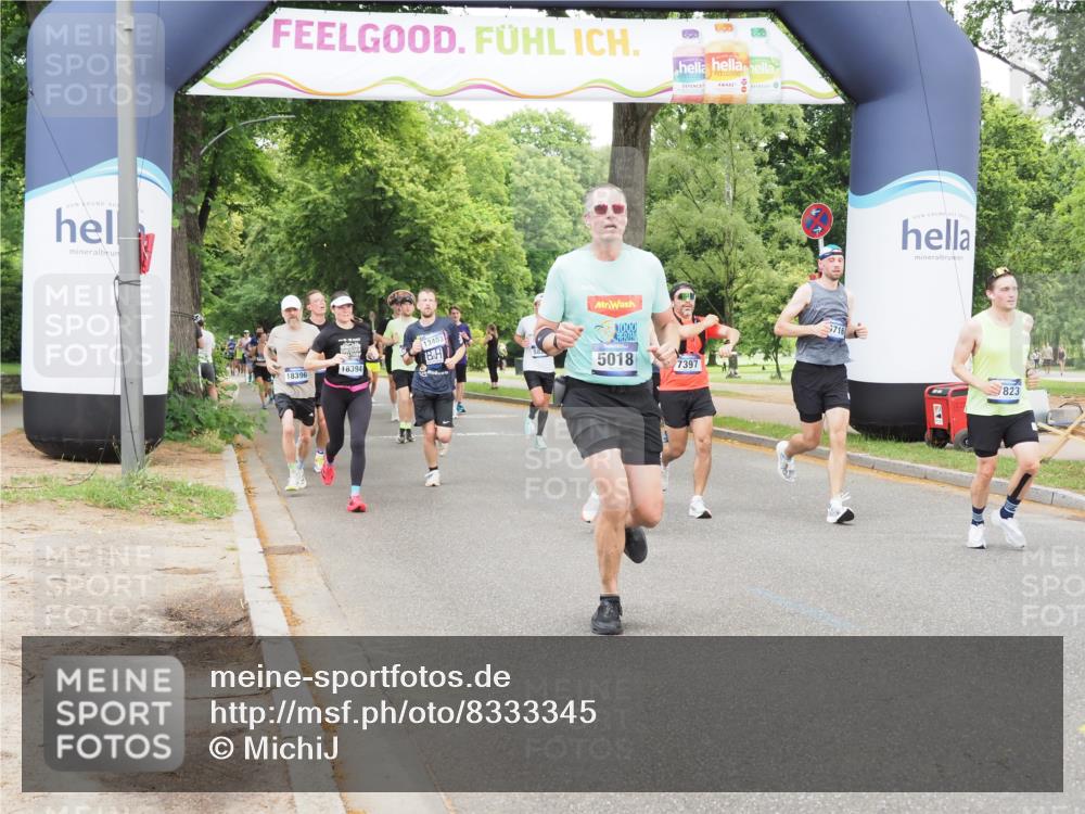 29.06.2025 - hella hamburg halbmarathon MichiJ http://msf.ph/oto/8333345 29.06.2025 10:38:33 Zwischen KM18-KM19 2670, 4077, 5018, 5600, 7397, 7943, 8989, 13073, 13403, 13726, 13976, 14458, 14626, 15480, 15871, 16291, 16716, 17823, 18394 meine-sportfotos.de