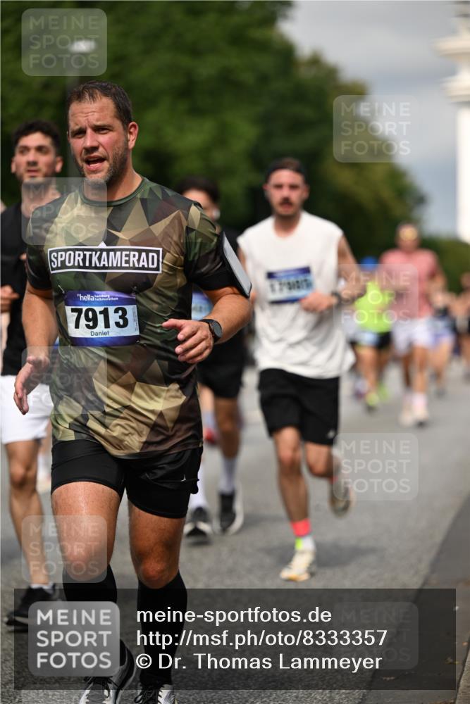 29.06.2025 - hella hamburg halbmarathon Dr. Thomas Lammeyer http://msf.ph/oto/8333357 29.06.2025 10:17:47 Kennedybrücke 1194, 1747, 1939, 2359, 2721, 2891, 2904, 4001, 4032, 4795, 4962, 5631, 5719, 6207, 7462, 7913, 8673, 9141, 9612, 9631, 9886, 10442, 10443 meine-sportfotos.de