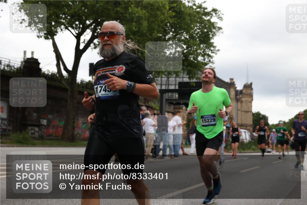 29.06.2025 - hella hamburg halbmarathon Yannick Fuchs http://msf.ph/oto/8333401 29.06.2025 10:51:49 20KM 1611, 2025, 2488, 2606, 2759, 2806, 2840, 2883, 2907, 3093, 3141, 3859, 4426, 4467, 4502, 4579, 4632, 4833, 5926, 6104, 6281, 6302, 6531, 6595, 7138, 7189, 7833, 8585, 9316, 9450, 9485, 10599, 10788, 11645, 13465, 13816, 14571, 15217, 15229, 16517, 16531, 17405, 17415, 17455, 17543, 18068, 18492, 18501, 18508, 18587, 18762, 18891 meine-sportfotos.de