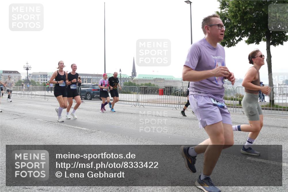29.06.2025 - hella hamburg halbmarathon Lena Gebhardt http://msf.ph/oto/8333422 29.06.2025 10:38:00 Lombardsbrücke 1457, 11456, 1196, 1394, 1457, 1475, 1578, 1596, 1742, 1799, 1901, 1966, 1985, 2199, 2498, 2786, 2853, 3230, 3242, 3246, 3633, 3716, 3880, 4414, 4921, 5139, 5300, 5522, 5713, 5875, 6199, 6200, 6243, 6362, 6697, 6751, 6930, 7118, 7124, 7165, 7244, 7321, 7350, 7552, 7629, 7696, 7914, 8985, 9247, 9288, 9895, 10159, 10506, 10836, 11087, 11543, 12123, 12254, 12472, 12824, 16680, 17798 meine-sportfotos.de