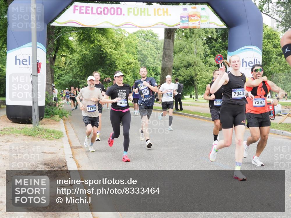 29.06.2025 - hella hamburg halbmarathon MichiJ http://msf.ph/oto/8333464 29.06.2025 10:38:34 Zwischen KM18-KM19 2670, 4077, 5018, 5820, 7397, 7943, 8989, 13403, 13726, 13976, 14458, 14626, 15480, 15871, 16291, 16716, 17823, 18394 meine-sportfotos.de