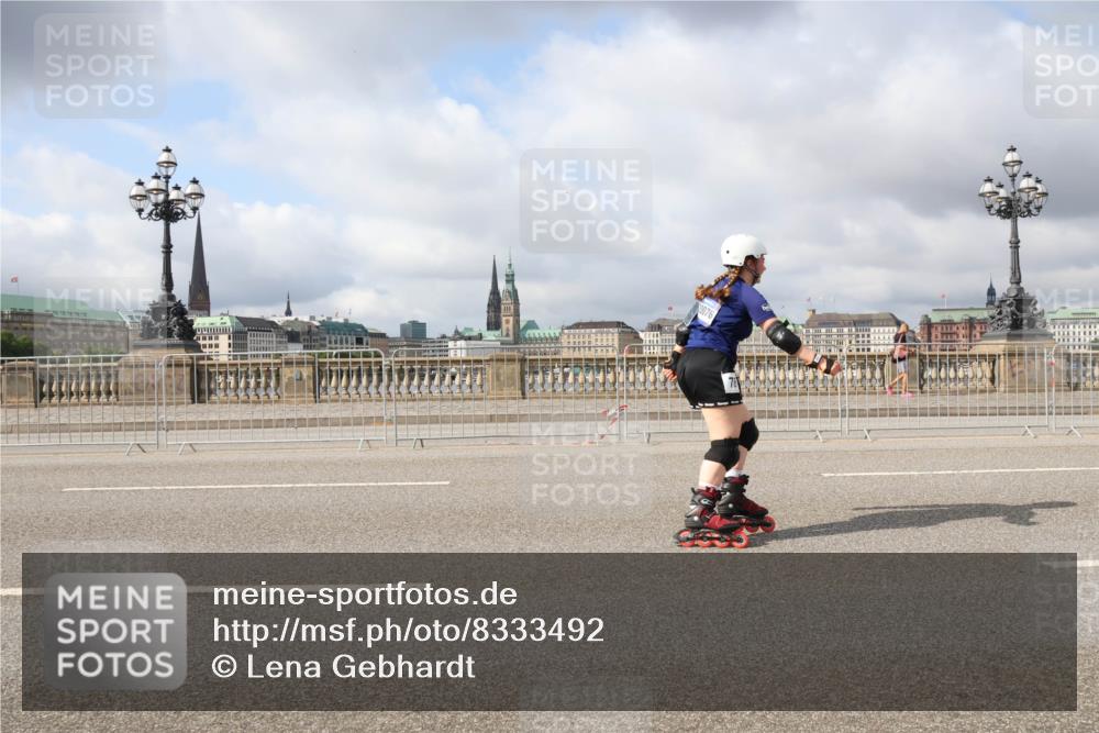 29.06.2025 - hella hamburg halbmarathon Lena Gebhardt http://msf.ph/oto/8333492 29.06.2025 09:08:42 Lombardsbrücke 920 meine-sportfotos.de