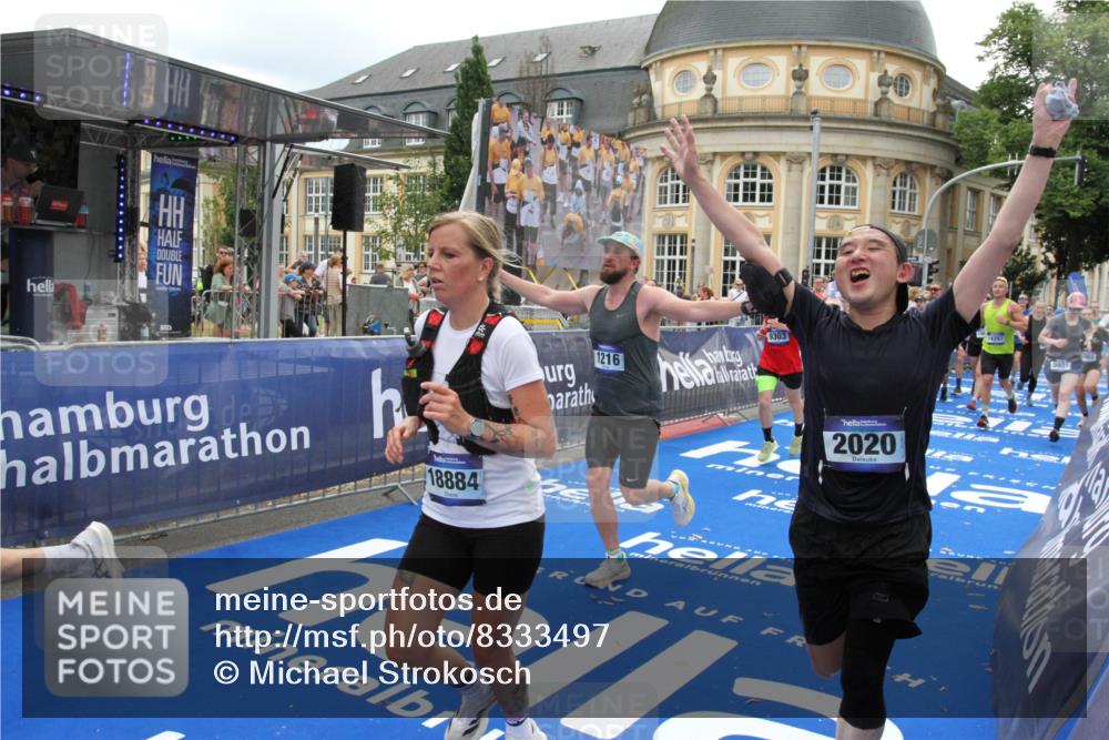 29.06.2025 - hella hamburg halbmarathon Michael Strokosch http://msf.ph/oto/8333497 29.06.2025 10:50:09 Ziel 1216, 1321, 1507, 2020, 3296, 3562, 7176, 7657, 8313, 9031, 9303, 9965, 12203, 13225, 13282, 13758, 14257, 16403, 18228, 18657, 18658, 18884 meine-sportfotos.de