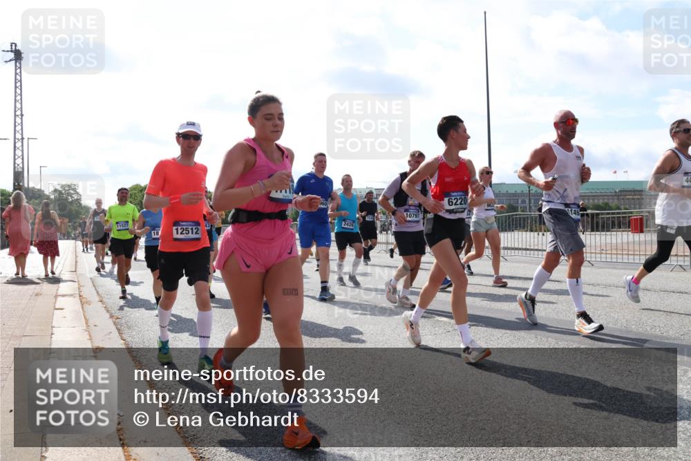 29.06.2025 - hella hamburg halbmarathon Lena Gebhardt http://msf.ph/oto/8333594 29.06.2025 10:00:29 Lombardsbrücke 11527, 18, 12512, 960, 2426, 10797, 6220, 44, 1006, 1019, 1125, 1180, 1239, 1264, 1526, 1544, 1568, 1583, 1611, 1681, 2027, 2086, 2099, 2159, 2236, 2346, 2426, 2447, 2474, 2582, 2584, 2606, 2652, 2730, 2982, 3042, 3141, 3177, 3181, 3319, 3400, 3794, 3861, 3898, 4013, 4231, 4419, 4579, 4594, 4632, 4767, 4796, 4813, 4940, 4945, 5272, 5341, 5643, 5728, 6082, 6084, 6104, 6138, 6220, 6260, 6443, 6470, 6581, 8478, 9553, 9555, 9577, 10599 meine-sportfotos.de