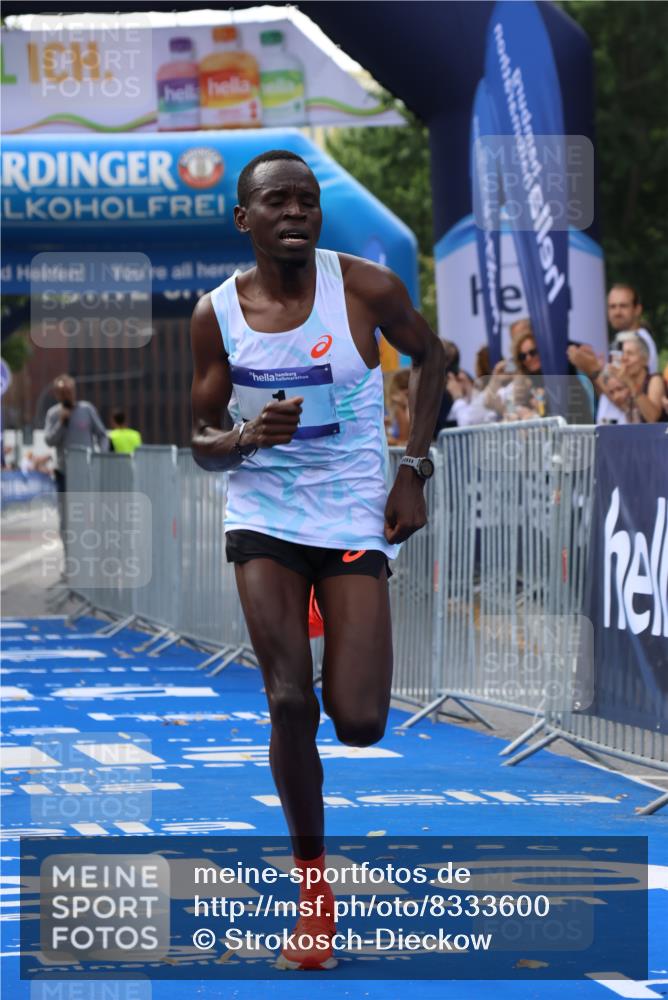 29.06.2025 - hella hamburg halbmarathon Strokosch-Dieckow http://msf.ph/oto/8333600 29.06.2025 10:01:01 Ziel 1, 5 meine-sportfotos.de