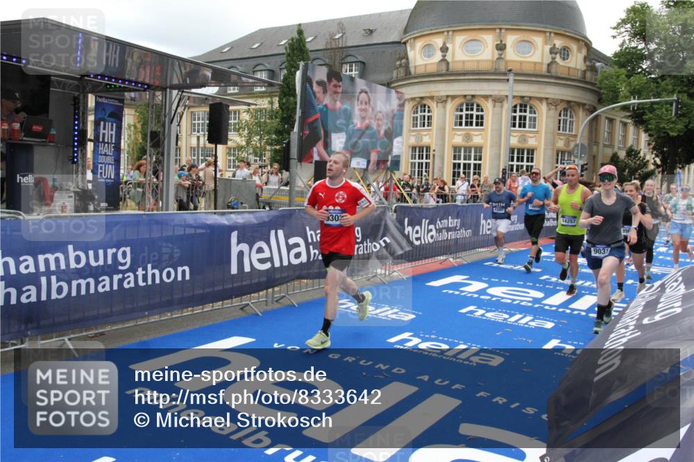 29.06.2025 - hella hamburg halbmarathon Michael Strokosch http://msf.ph/oto/8333642 29.06.2025 10:50:10 Ziel 1216, 1321, 1507, 2020, 3296, 3562, 7176, 8313, 9031, 9303, 9965, 12203, 12235, 13282, 14257, 16403, 18228, 18657, 18658, 18884 meine-sportfotos.de