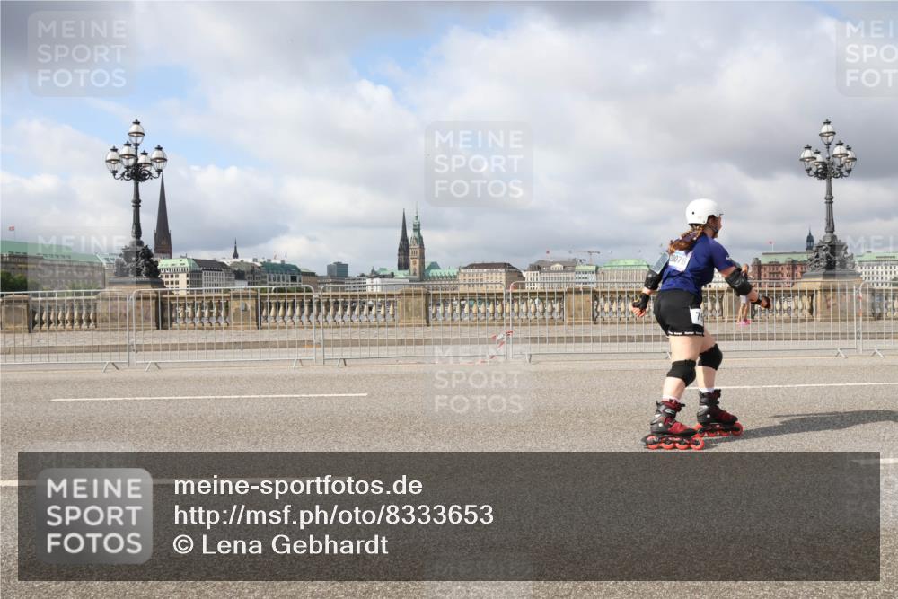 29.06.2025 - hella hamburg halbmarathon Lena Gebhardt http://msf.ph/oto/8333653 29.06.2025 09:08:42 Lombardsbrücke 0076 meine-sportfotos.de