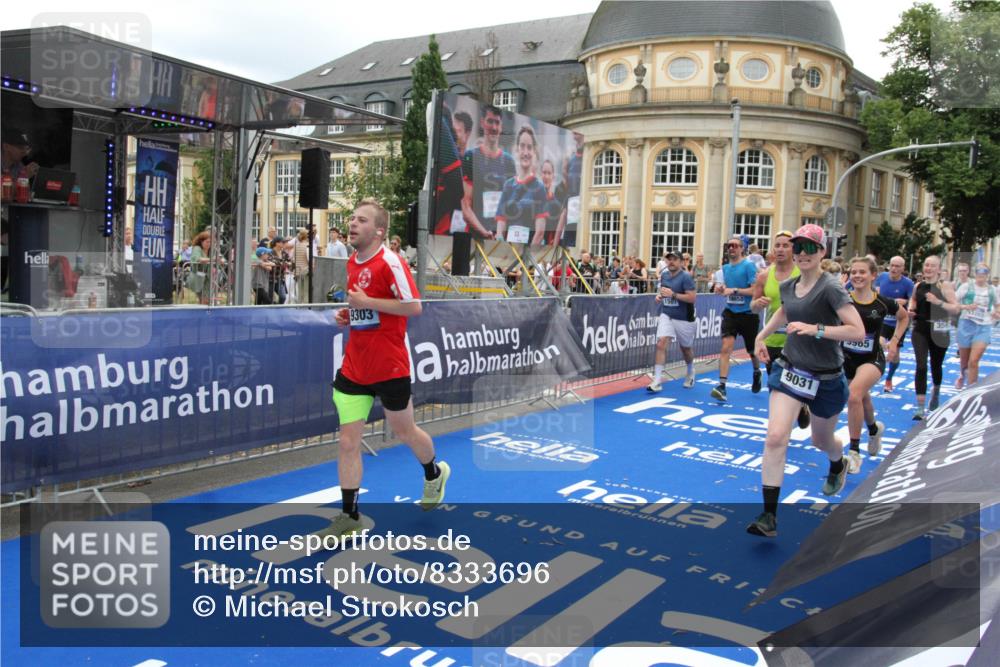 29.06.2025 - hella hamburg halbmarathon Michael Strokosch http://msf.ph/oto/8333696 29.06.2025 10:50:11 Ziel 1119, 1216, 1507, 2020, 3296, 3562, 7176, 8313, 9031, 9303, 9965, 11607, 12203, 12235, 13282, 14257, 16403, 18228, 18657, 18658, 18884 meine-sportfotos.de