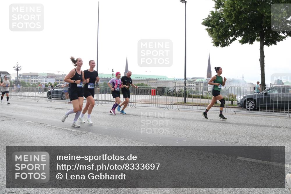 29.06.2025 - hella hamburg halbmarathon Lena Gebhardt http://msf.ph/oto/8333697 29.06.2025 10:38:01 Lombardsbrücke 1457, 11456, 1196, 1394, 1457, 1475, 1578, 1596, 1742, 1799, 1901, 1966, 1985, 2199, 2498, 2786, 2853, 3230, 3242, 3246, 3633, 3716, 3880, 4414, 4921, 5139, 5300, 5522, 5713, 5875, 6199, 6200, 6243, 6362, 6697, 6751, 6930, 7118, 7124, 7165, 7244, 7321, 7350, 7552, 7629, 7696, 7914, 8985, 9247, 9288, 9895, 10159, 10506, 10836, 11087, 11543, 12123, 12254, 12472, 12824, 16680, 17798 meine-sportfotos.de