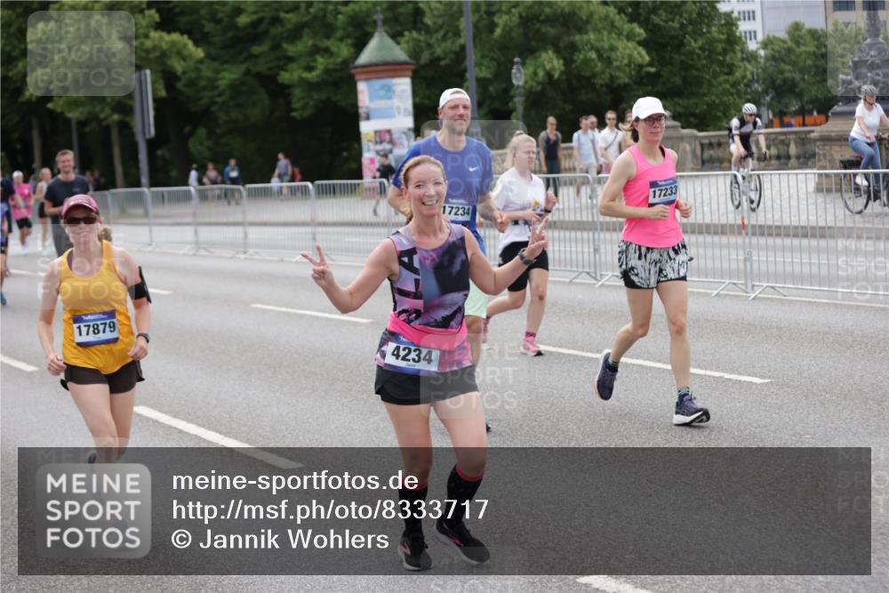 29.06.2025 - hella hamburg halbmarathon Jannik Wohlers http://msf.ph/oto/8333717 29.06.2025 10:40:36 Lombardsbrücke 1317, 2805, 2858, 3694, 4234, 4530, 4638, 4774, 4775, 5086, 5225, 5549, 5753, 6088, 6098, 6474, 6842, 7293, 7661, 7829, 8429, 8430, 8751, 8769, 9009, 9237, 9437, 9962, 10269, 10407, 10644, 10835, 11053, 11686, 11759, 11851, 12191, 13168, 13778, 13848, 14553, 14776, 15953, 16028, 16297, 16449, 16450, 16454, 16802, 16981, 17233, 17234, 17872, 17879, 18142, 18494, 18580, 18844, 19087 meine-sportfotos.de