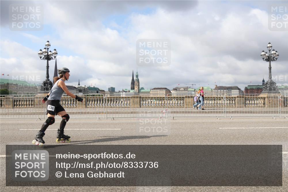 29.06.2025 - hella hamburg halbmarathon Lena Gebhardt http://msf.ph/oto/8333736 29.06.2025 09:08:57 Lombardsbrücke 536 meine-sportfotos.de