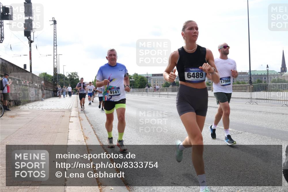 29.06.2025 - hella hamburg halbmarathon Lena Gebhardt http://msf.ph/oto/8333754 29.06.2025 10:13:15 Lombardsbrücke 9141, 6489, 17988, 1007, 1020, 1051, 1747, 1859, 2942, 2961, 3218, 3360, 3728, 3729, 4187, 4532, 4950, 5546, 6207, 6489, 6724, 7346, 7446, 7447, 7460, 7873, 8398, 8405, 8913, 9141, 9527, 9612, 10067, 10402, 11025, 11720, 12492, 13331, 13928, 14404, 15531, 15922, 16030, 16255, 16323, 16437, 17061, 17474, 17699, 17988, 18048, 18222, 18320, 18530, 18732 meine-sportfotos.de