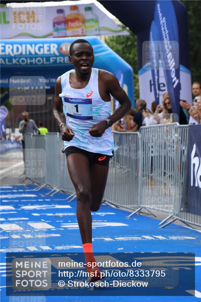 29.06.2025 - hella hamburg halbmarathon Strokosch-Dieckow http://msf.ph/oto/8333795 29.06.2025 10:01:00 Ziel 1, 5 meine-sportfotos.de