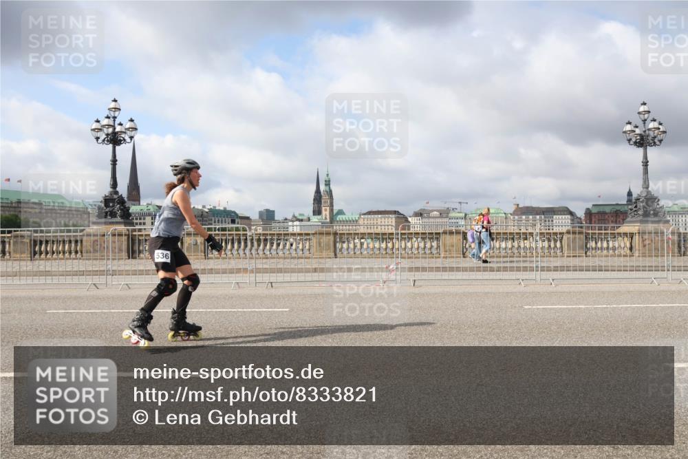 29.06.2025 - hella hamburg halbmarathon Lena Gebhardt http://msf.ph/oto/8333821 29.06.2025 09:08:57 Lombardsbrücke 536 meine-sportfotos.de