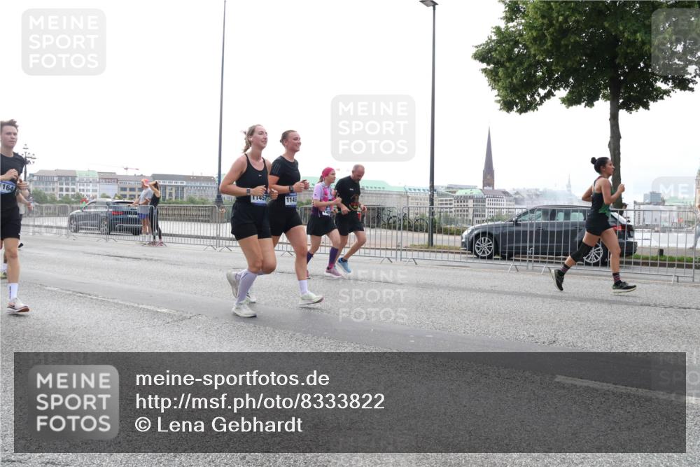 29.06.2025 - hella hamburg halbmarathon Lena Gebhardt http://msf.ph/oto/8333822 29.06.2025 10:38:01 Lombardsbrücke 164, 11457, 11456, 1196, 1394, 1457, 1475, 1578, 1596, 1742, 1799, 1901, 1966, 1985, 2199, 2498, 2786, 2853, 3230, 3242, 3246, 3633, 3716, 3880, 4414, 4921, 5139, 5300, 5522, 5713, 5875, 6199, 6200, 6243, 6362, 6697, 6751, 6930, 7118, 7124, 7165, 7244, 7321, 7350, 7552, 7629, 7696, 7914, 8985, 9247, 9288, 9895, 10159, 10506, 10836, 11087, 11543, 12123, 12254, 12472, 12824, 16680, 17798 meine-sportfotos.de