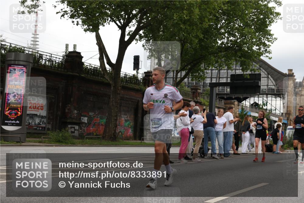 29.06.2025 - hella hamburg halbmarathon Yannick Fuchs http://msf.ph/oto/8333891 29.06.2025 10:51:51 20KM 1595, 1611, 2025, 2488, 2606, 2759, 2806, 2840, 2883, 2907, 3093, 3141, 3859, 4319, 4426, 4467, 4502, 4579, 4632, 4833, 5341, 5926, 6104, 6281, 6302, 6531, 6595, 7138, 7189, 8322, 8585, 9316, 9485, 10599, 10788, 11645, 13465, 13816, 14266, 14571, 15217, 15229, 16517, 16531, 17405, 17415, 17455, 17543, 18068, 18180, 18492, 18501, 18587, 18762, 18891 meine-sportfotos.de