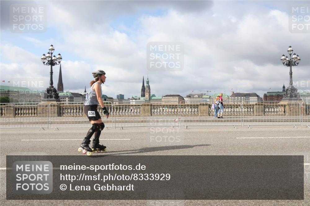 29.06.2025 - hella hamburg halbmarathon Lena Gebhardt http://msf.ph/oto/8333929 29.06.2025 09:08:57 Lombardsbrücke 536 meine-sportfotos.de