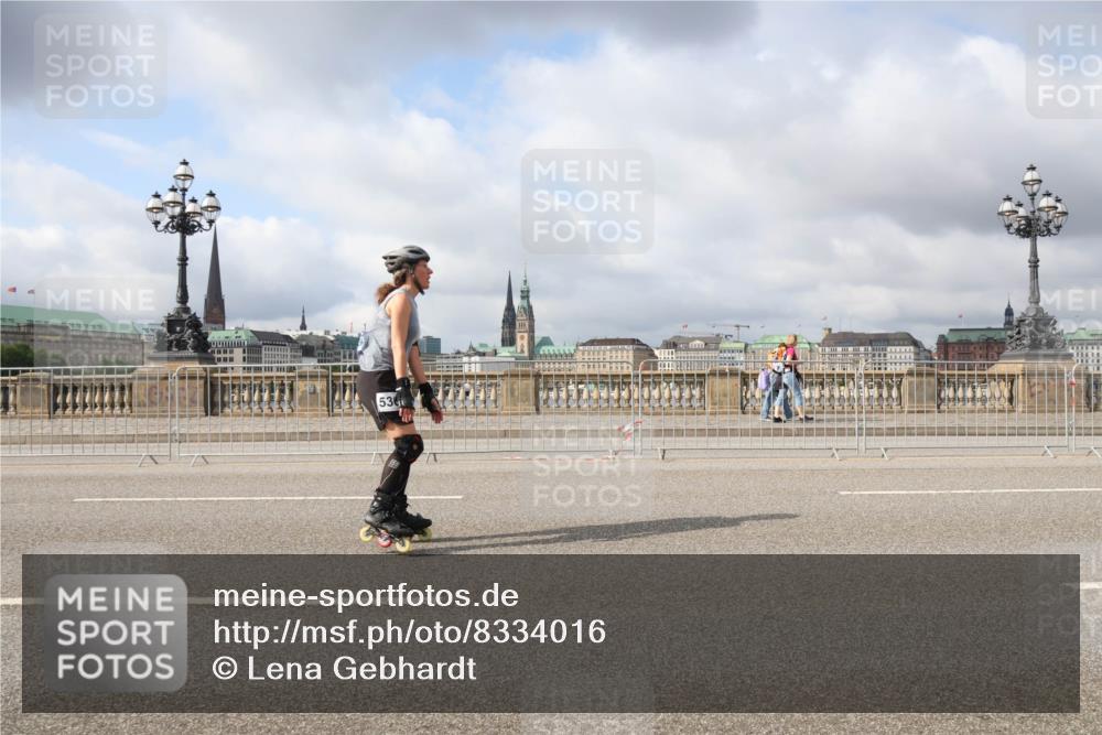 29.06.2025 - hella hamburg halbmarathon Lena Gebhardt http://msf.ph/oto/8334016 29.06.2025 09:08:57 Lombardsbrücke 536 meine-sportfotos.de