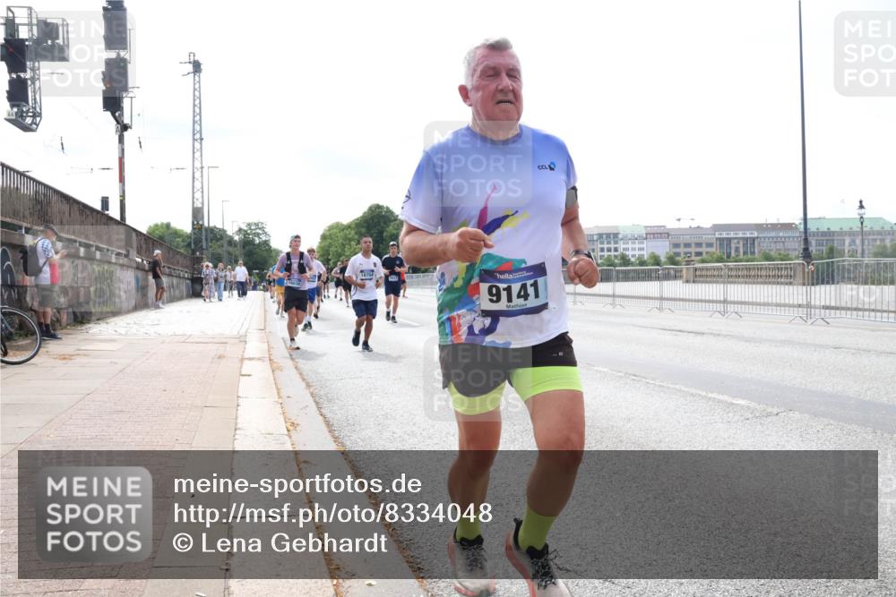 29.06.2025 - hella hamburg halbmarathon Lena Gebhardt http://msf.ph/oto/8334048 29.06.2025 10:13:16 Lombardsbrücke 160, 18754, 9141, 1007, 1020, 1051, 1747, 1859, 2942, 2961, 3218, 3360, 3728, 3729, 4187, 4532, 4950, 5546, 6207, 6489, 6724, 7346, 7446, 7447, 7460, 7873, 8279, 8398, 8405, 8913, 9141, 9527, 9612, 10067, 10402, 11720, 12492, 13331, 13928, 14404, 15531, 15922, 16030, 16255, 16323, 16437, 17061, 17474, 17699, 17988, 18048, 18222, 18320, 18530, 18732 meine-sportfotos.de