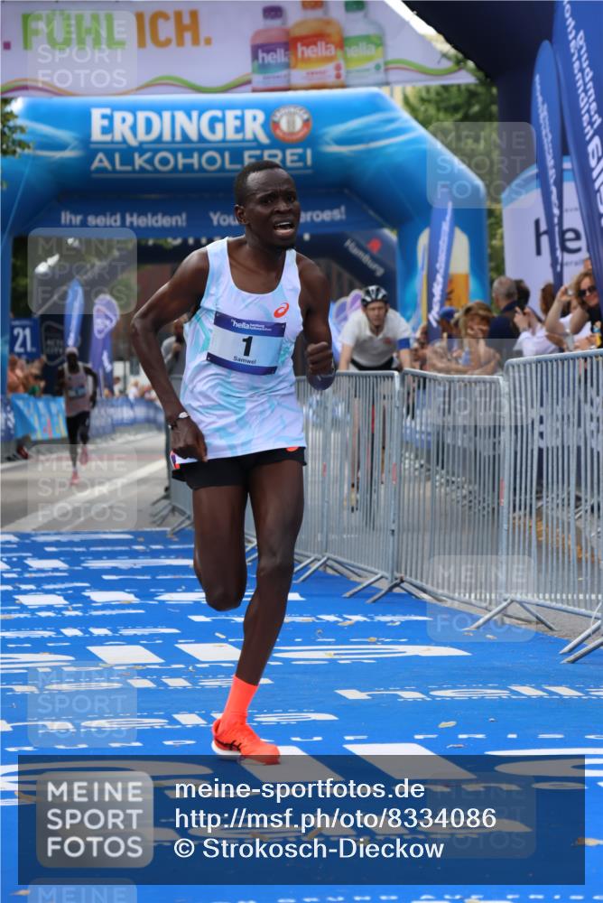 29.06.2025 - hella hamburg halbmarathon Strokosch-Dieckow http://msf.ph/oto/8334086 29.06.2025 10:01:00 Ziel 1, 5 meine-sportfotos.de