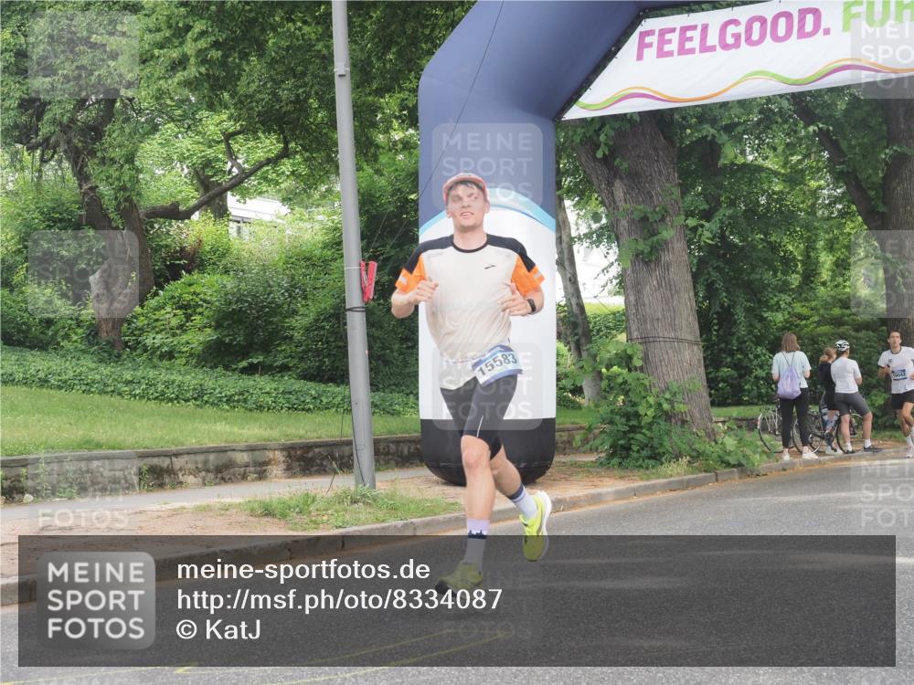 29.06.2025 - hella hamburg halbmarathon KatJ http://msf.ph/oto/8334087 29.06.2025 10:17:37 Zwischen KM18-KM19 1577 meine-sportfotos.de