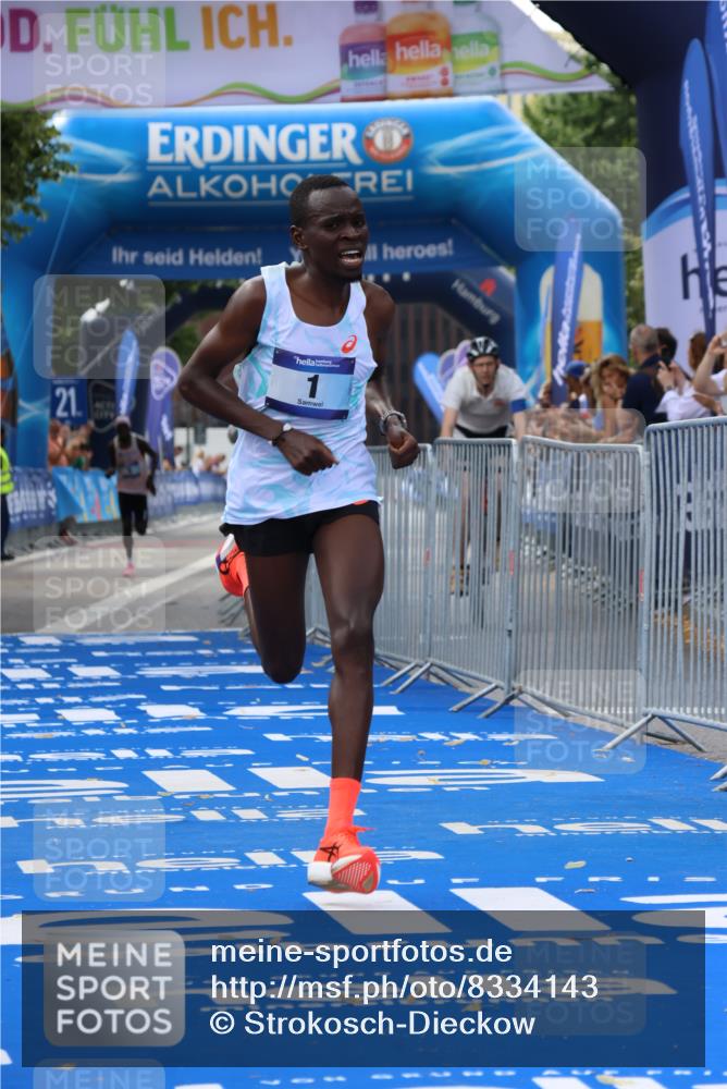 29.06.2025 - hella hamburg halbmarathon Strokosch-Dieckow http://msf.ph/oto/8334143 29.06.2025 10:01:00 Ziel 1, 5 meine-sportfotos.de