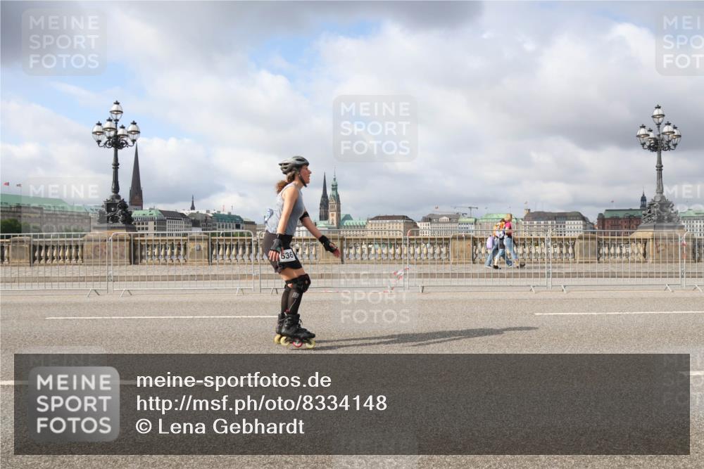 29.06.2025 - hella hamburg halbmarathon Lena Gebhardt http://msf.ph/oto/8334148 29.06.2025 09:08:57 Lombardsbrücke 536 meine-sportfotos.de