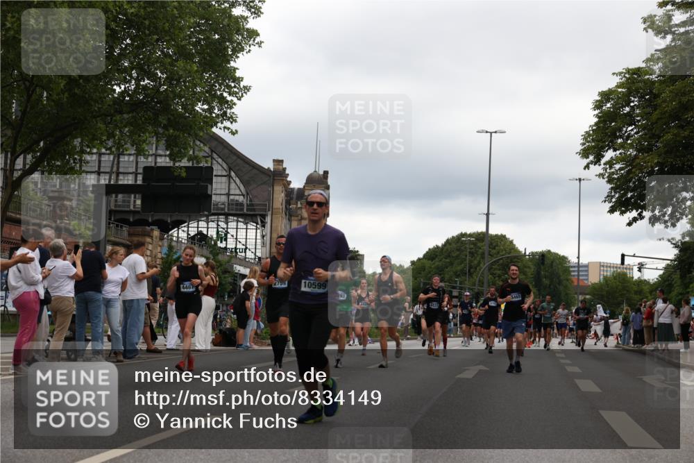 29.06.2025 - hella hamburg halbmarathon Yannick Fuchs http://msf.ph/oto/8334149 29.06.2025 10:51:51 20KM 1595, 1611, 2025, 2488, 2606, 2759, 2806, 2840, 2883, 2907, 3093, 3141, 3859, 4319, 4426, 4467, 4502, 4579, 4632, 4833, 5341, 5926, 6104, 6281, 6302, 6531, 6595, 7138, 7189, 8322, 8585, 9316, 9485, 10599, 10788, 11645, 13465, 13816, 14266, 14571, 15217, 15229, 16517, 16531, 17405, 17415, 17455, 17543, 18068, 18180, 18492, 18501, 18587, 18762, 18891 meine-sportfotos.de